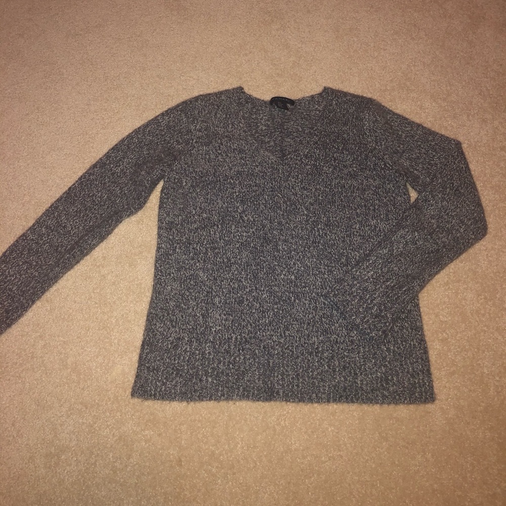 Tahari Grey sweater